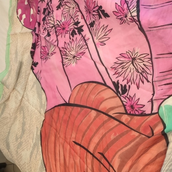 Gorgeous silk cotton mix square scarf with tassels - Picture 5 of 5